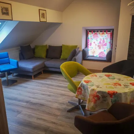 Apartmán Ferien- Und Businesswohnung Sonnentor Dreilaendereck Im Zweiten Stock Sonnen