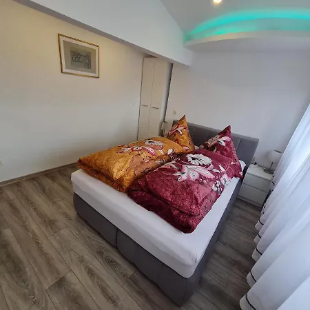 Ferien- Und Businesswohnung Sonnentor Dreilaendereck Im Zweiten Stock Apartmán Sonnen