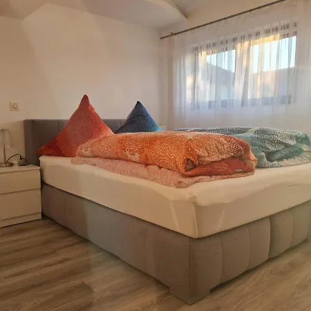 Apartmán Ferien- Und Businesswohnung Sonnentor Dreilaendereck Im Zweiten Stock *