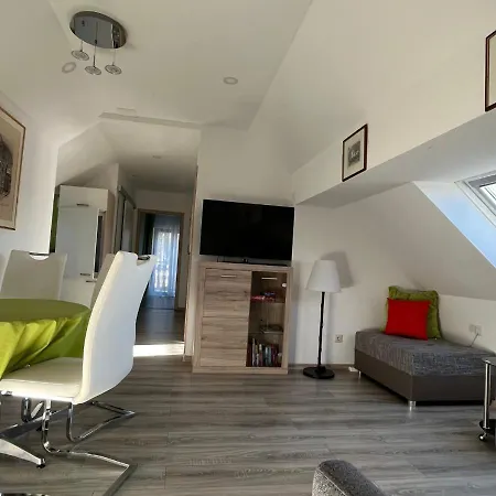 Ferien- Und Businesswohnung Sonnentor Dreilaendereck Im Zweiten Stock *