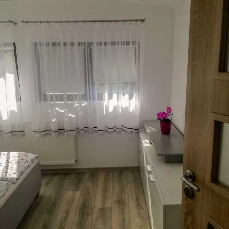 Ferien- Und Businesswohnung Sonnentor Dreilaendereck Im Zweiten Stock Daire Sonnen